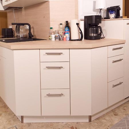 Bohnapartments Elisa - Wohlfuehlapartment Mit 2 Gratis Parkplaetzen Und 3 Schlafzimmern - Wlan - Vollausstattung Erfurt Eksteriør billede