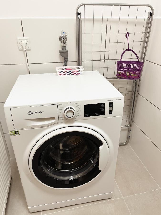 Bohnapartments Elisa - Wohlfuehlapartment Mit 2 Gratis Parkplaetzen Und 3 Schlafzimmern - Wlan - Vollausstattung Erfurt Eksteriør billede