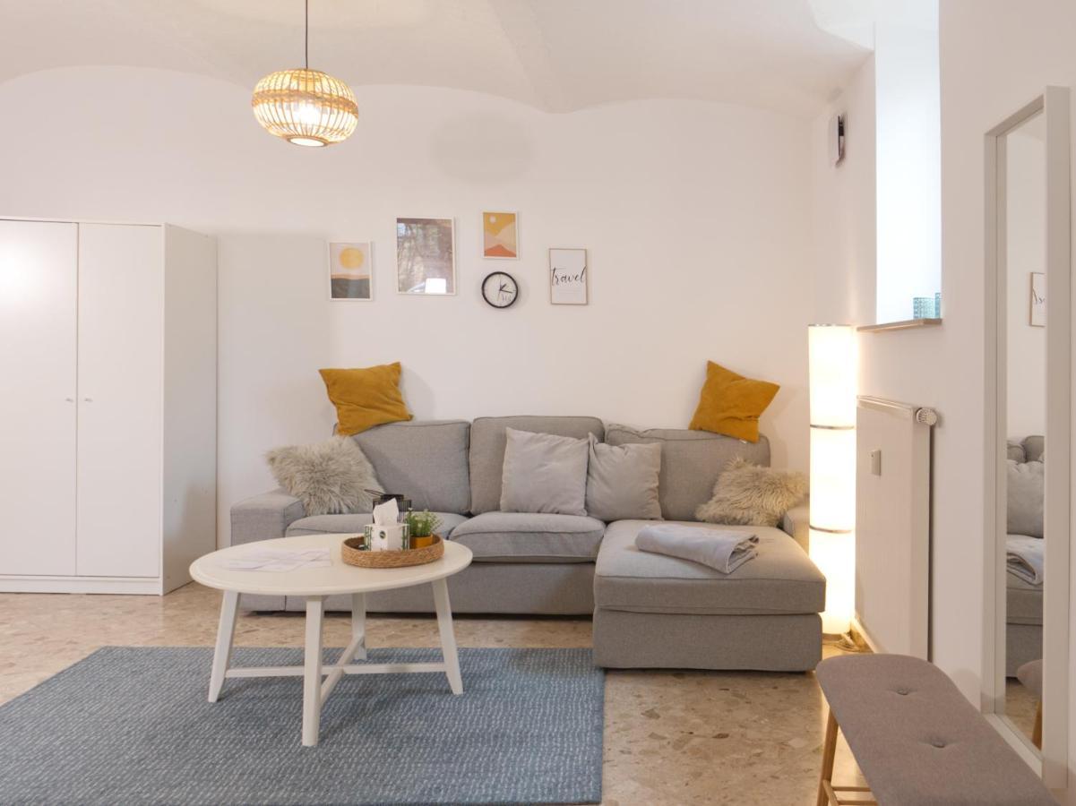 Bohnapartments Elisa - Wohlfuehlapartment Mit 2 Gratis Parkplaetzen Und 3 Schlafzimmern - Wlan - Vollausstattung Erfurt Eksteriør billede