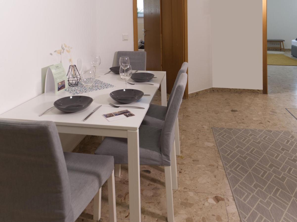Bohnapartments Elisa - Wohlfuehlapartment Mit 2 Gratis Parkplaetzen Und 3 Schlafzimmern - Wlan - Vollausstattung Erfurt Eksteriør billede