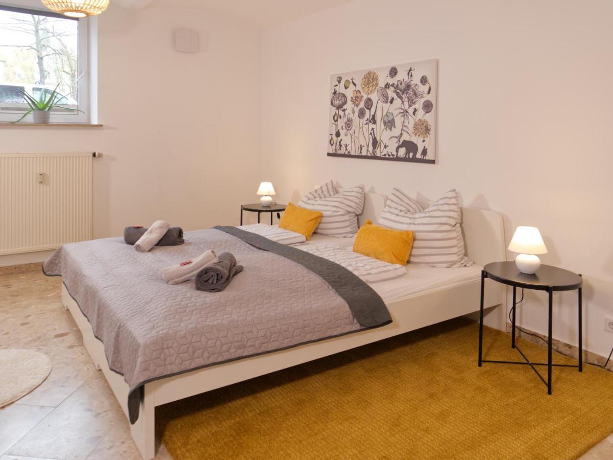 Bohnapartments Elisa - Wohlfuehlapartment Mit 2 Gratis Parkplaetzen Und 3 Schlafzimmern - Wlan - Vollausstattung Erfurt Eksteriør billede