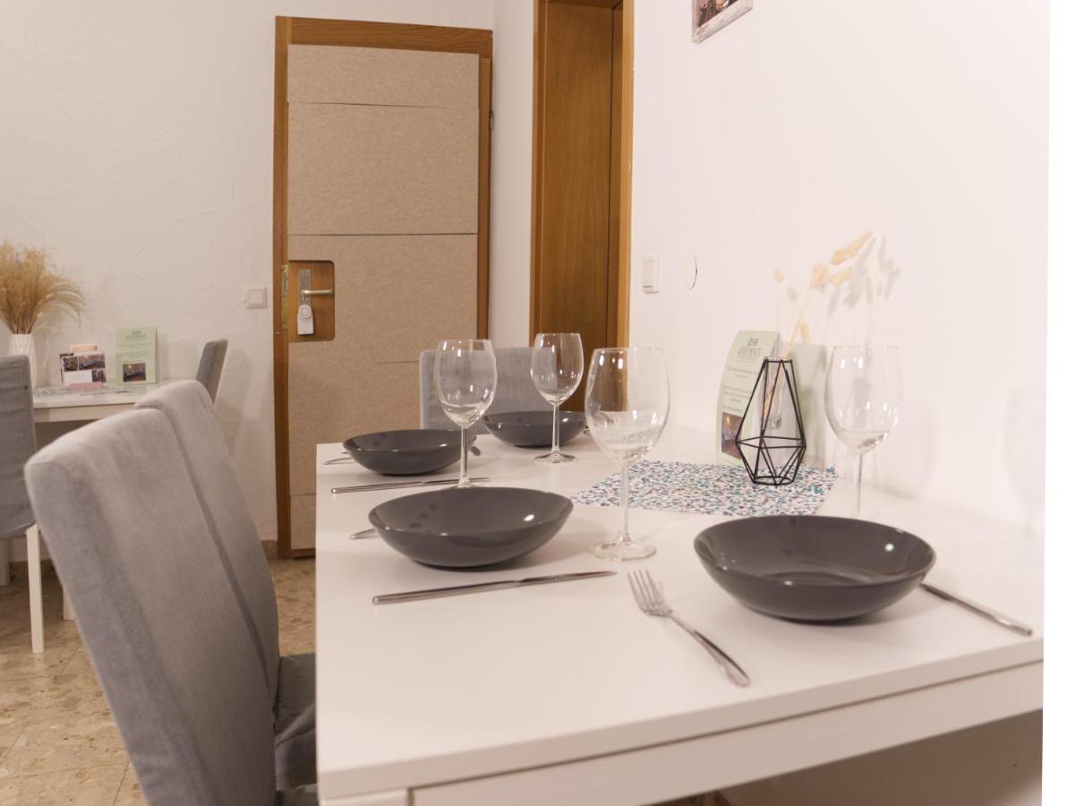 Bohnapartments Elisa - Wohlfuehlapartment Mit 2 Gratis Parkplaetzen Und 3 Schlafzimmern - Wlan - Vollausstattung Erfurt Eksteriør billede